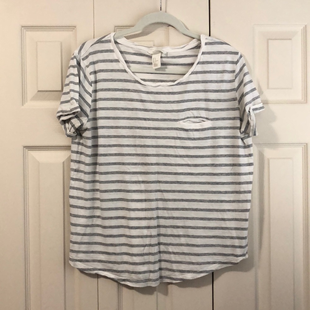 Gray and white striped tee